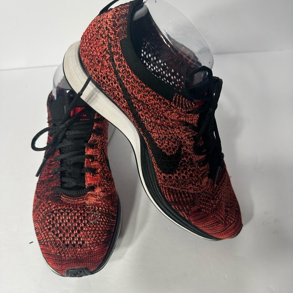 Nike women Red and Black Running Shoes size 6.5 pre owned Exellent condittion. - Picture 2 of 7